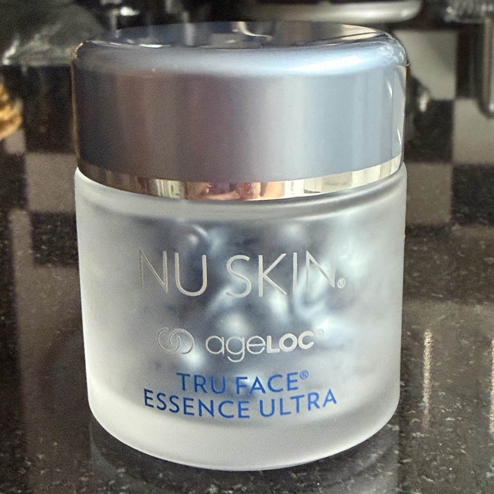 Nu Skin ageLOC Tru Face Essence Ultra - Silver Anti-Aging Serum Jar - Picture 2 of 4